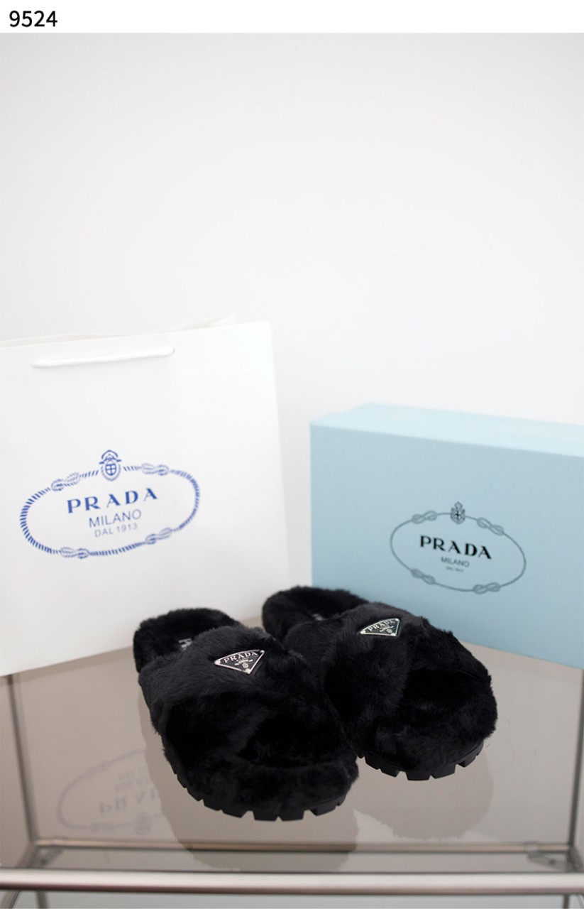 [PRADA] 수입고급 프라다 시어링 퍼 크로스 슬라이드