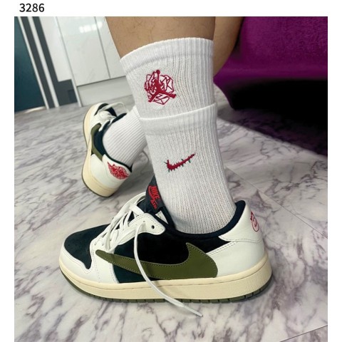 [Nike] 나이키 트래비스 스캇 레트로 로우 OG SP 미디움 올리브