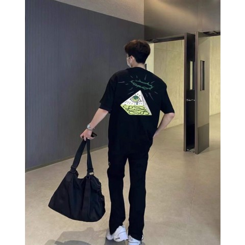 로에V  피라미드 아이즈 반팔티