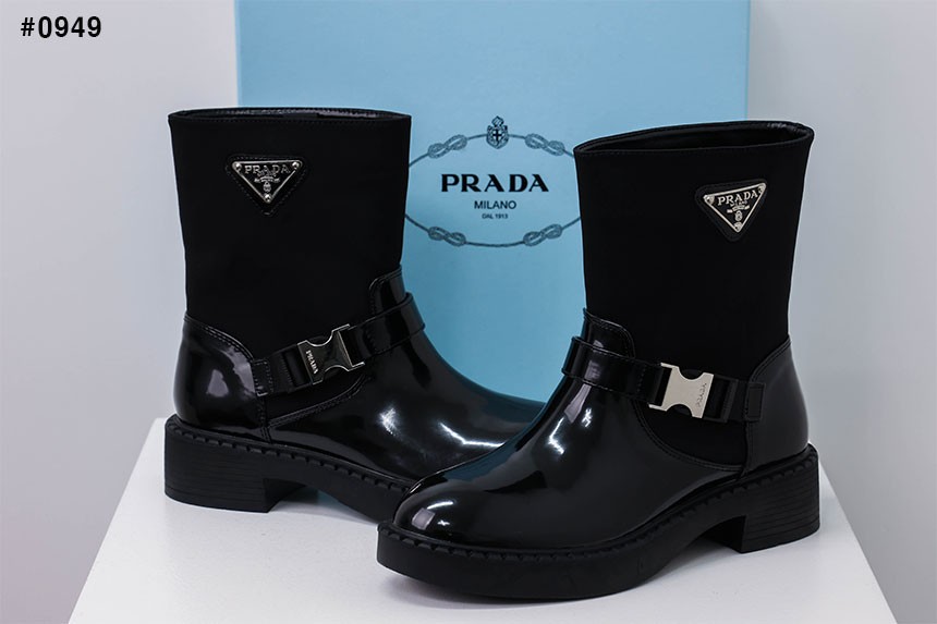 [PRADA] 프라다브러쉬드 레더 리나일론 버클 앵글 부츠