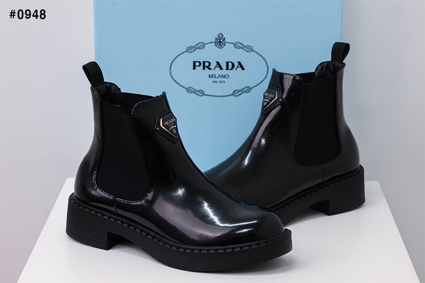 [PRADA] 프라다 브러쉬드 레더 첼시 부츠