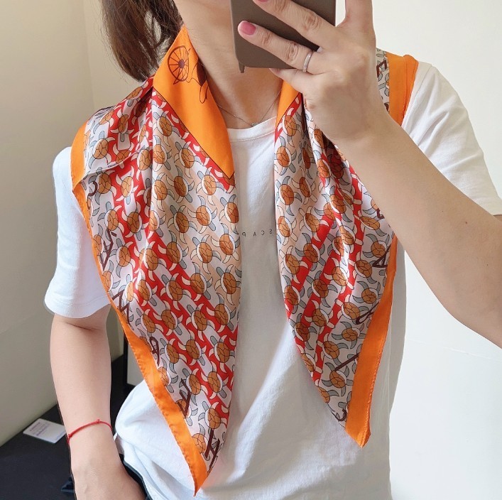 쁘띠 거북이 실크스카프