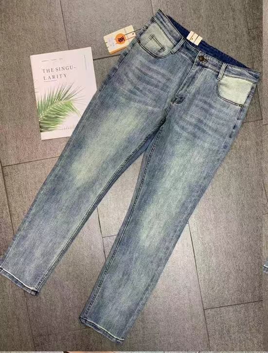 BURBERRY 버버리 슬림핏 연청 데님 팬츠 신상입고